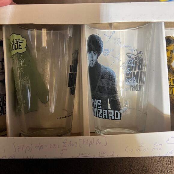 THE BIG BANG THEROY COLLECTORS SERIES PINT GLASS 4 PACK NEW - Picture 3 of 4
